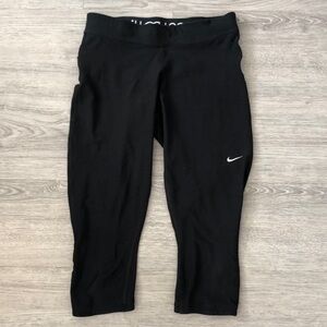 Nike black dry-fit capris